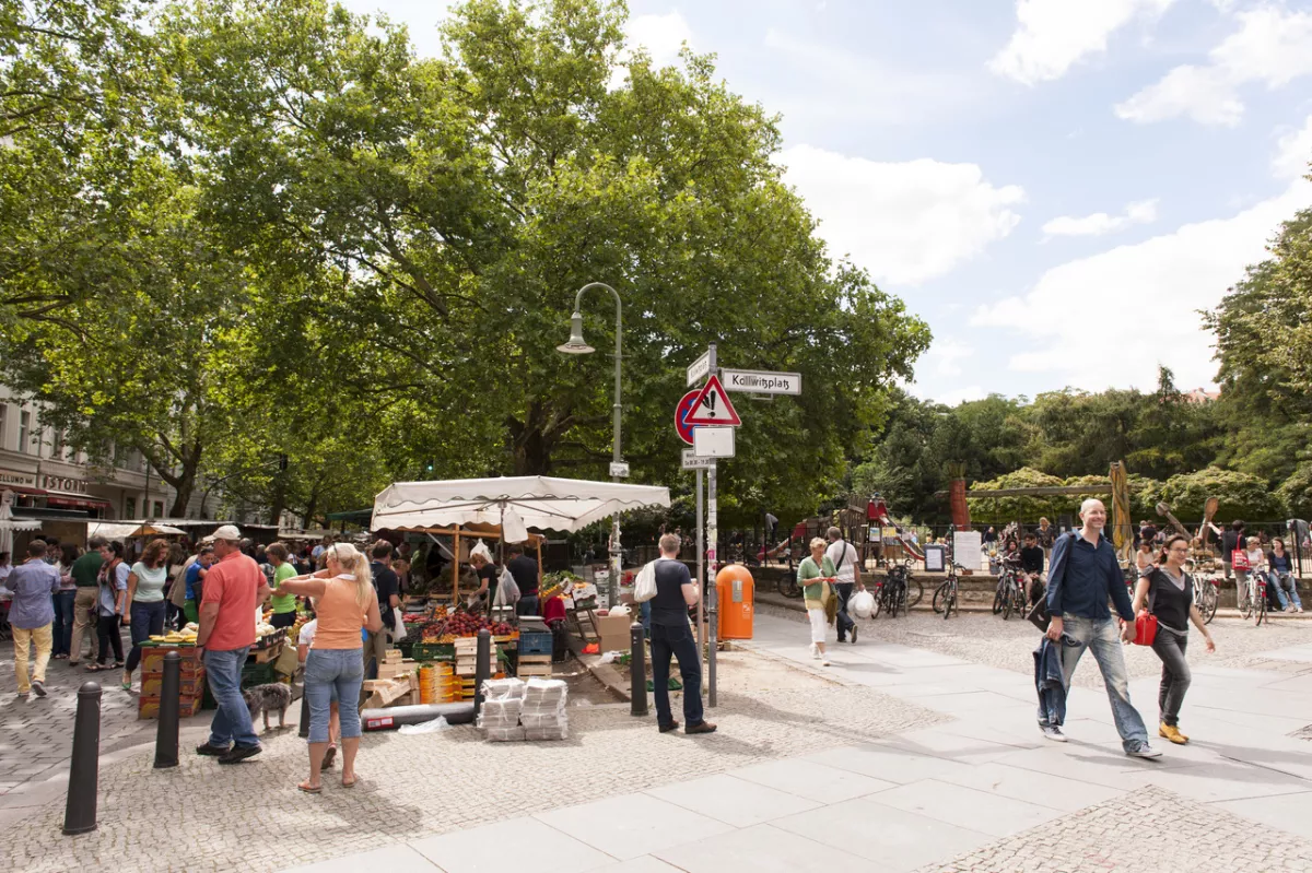 Wochenmarkt auf dem Kollwitzplatz Wochenmarkt auf dem Kollwitzplatz