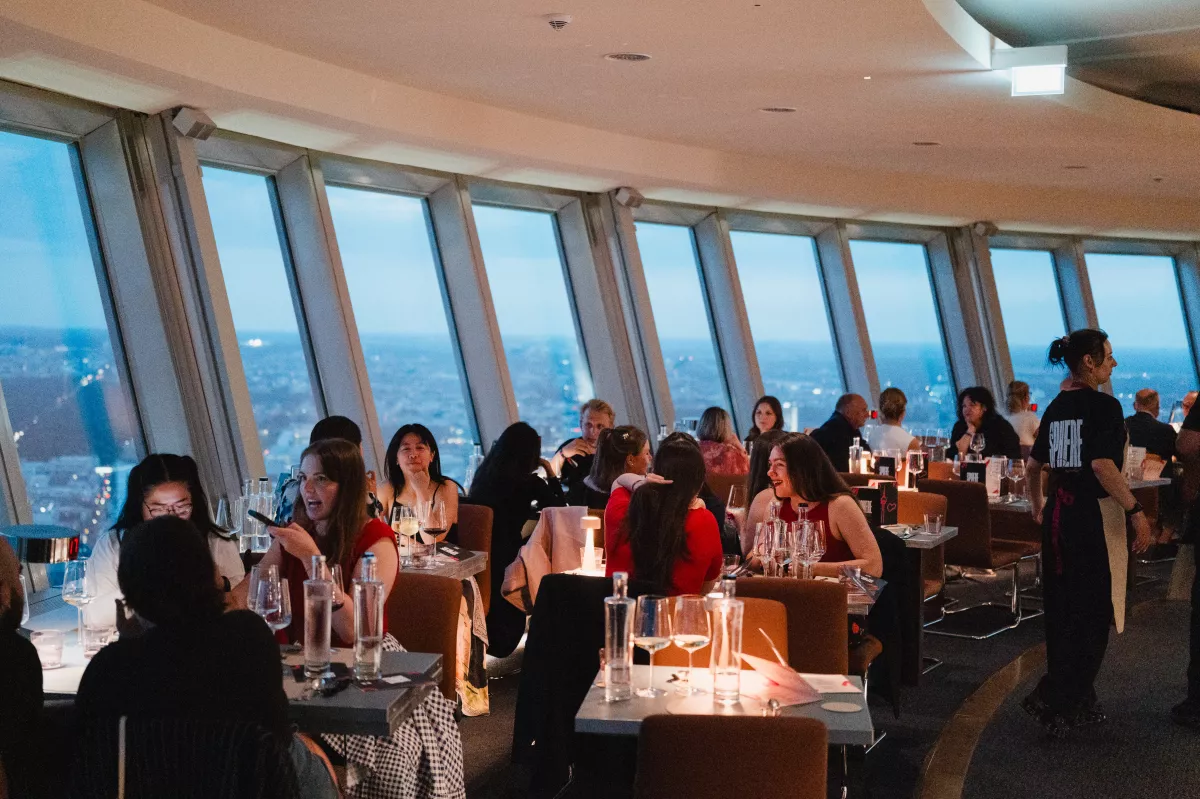 Genuss auf höchstem Niveau: Neu eröffnet wurde „Sphere by Tim Raue“ im Berliner Fernsehturm Restaurant Sphere