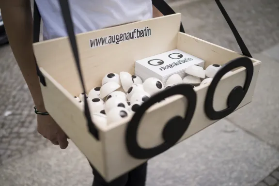 #Augenauf Give-aways