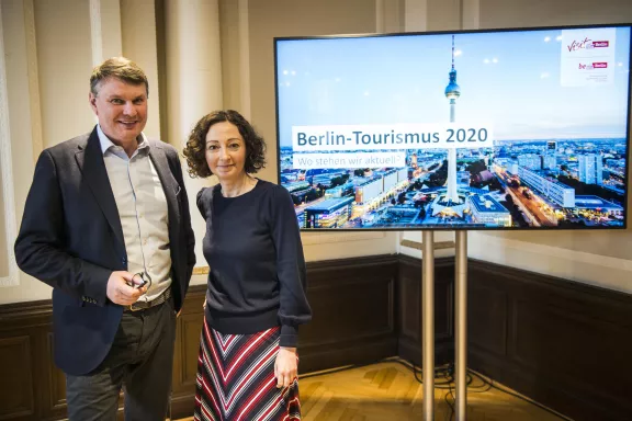 Wirtschaftssenatorin Ramona Pop (r.) und visitBerlin-Geschäftsführer Burkhard Kieker (l.) Jahresauftakt-Pressekonferenz Berlin-Tourismus 2020