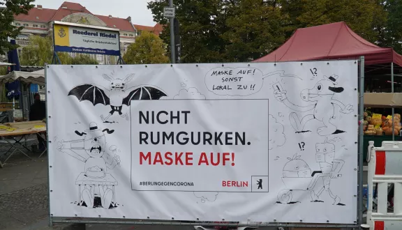 Live-Painting-Plakat am Wochenmarkt am Maybachufer 