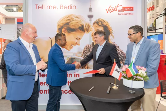 Enver Duminy, CEO Cape Town Tourism und Burkhard Kieker, visitBerlin-Geschäftsführer Kooperation Cape Town Tourism und visitBerlin