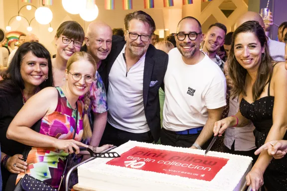 10 Jahre pink pillow