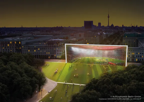 Das größte Fußballtor der Welt bei Nacht