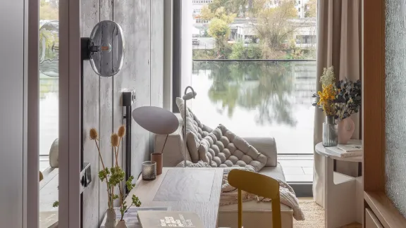 Die Design-Aparthotelmarke Locke mit Studio-Apartments an der East Side Gallery bietet einen Blick auf die Spree 