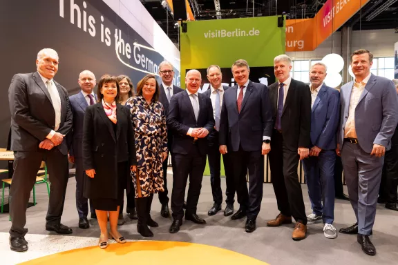 Offizieller Eröffnungsrundgang ITB 2025 zu Gast am Messestand der Capital Region Berlin-Brandenburg Offizieller Eröffnungsrundgang ITB 2025 zu Gast am Messestand der Capital Region Berlin-Brandenburg
