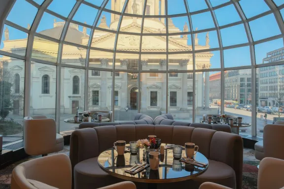 Die Glaskuppel der Beletage und Executive Lounge sind Teil der umfassenden Erneuerung des Hilton am Gendarmenmarkt