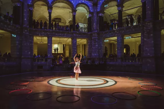 Hula Hoop Aufführung Lange Nacht der Museen 2017 Hula Hoop Aufführung Lange Nacht der Museen 2017