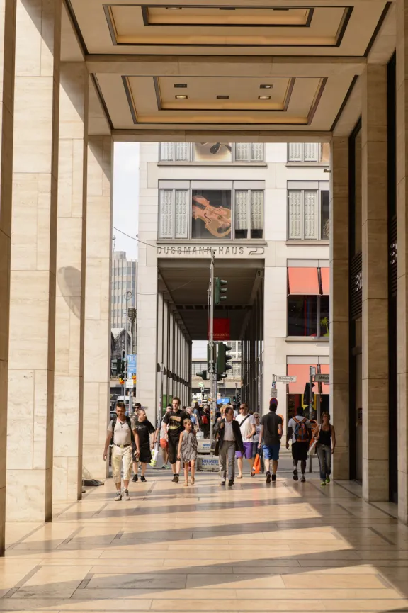 shopping in berlin mitte