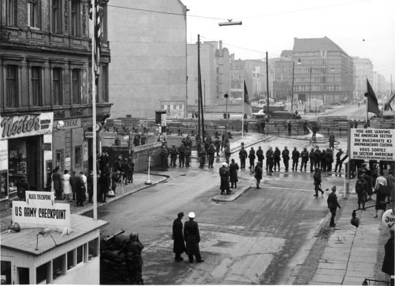Checkpoint Charlie, 1961