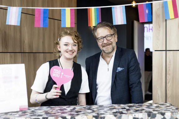 pink pillow Berlin Collection 10 Jahre Feier