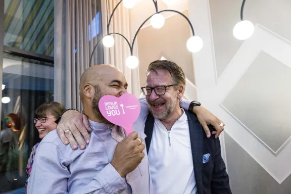pink pillow Berlin Collection 10 Jahre Feier