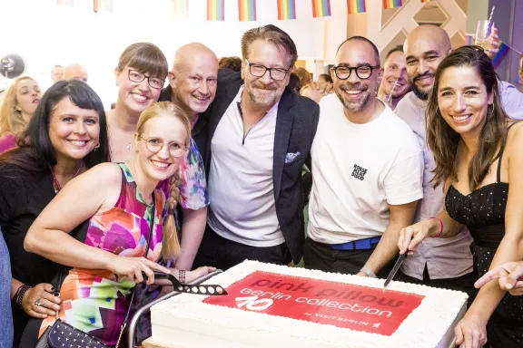 pink pillow Berlin Collection 10 Jahre Feier