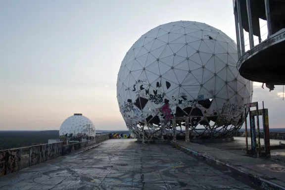 Auf dem Teufelsberg, ehemalige US-Abhörstation, werden jetzt Graffiti- und Street-Art-Workshops angeboten Teufelsberg- ehemalige US-Abhörstation
