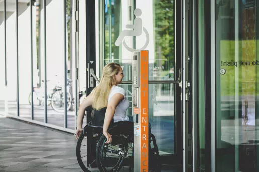Menschen mit Sehbehinderung in Berlin